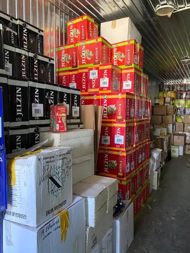 Через торговые сети Бишкека сбывали контрабандный элитный алкоголь