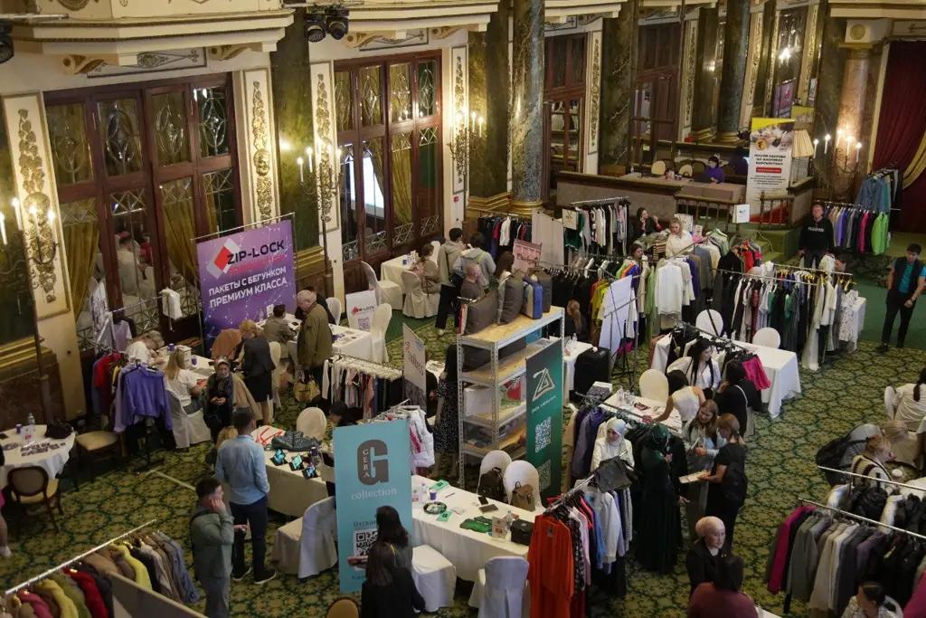 Швейники Кыргызстана представляют свою продукцию на F—EXPO в Москве