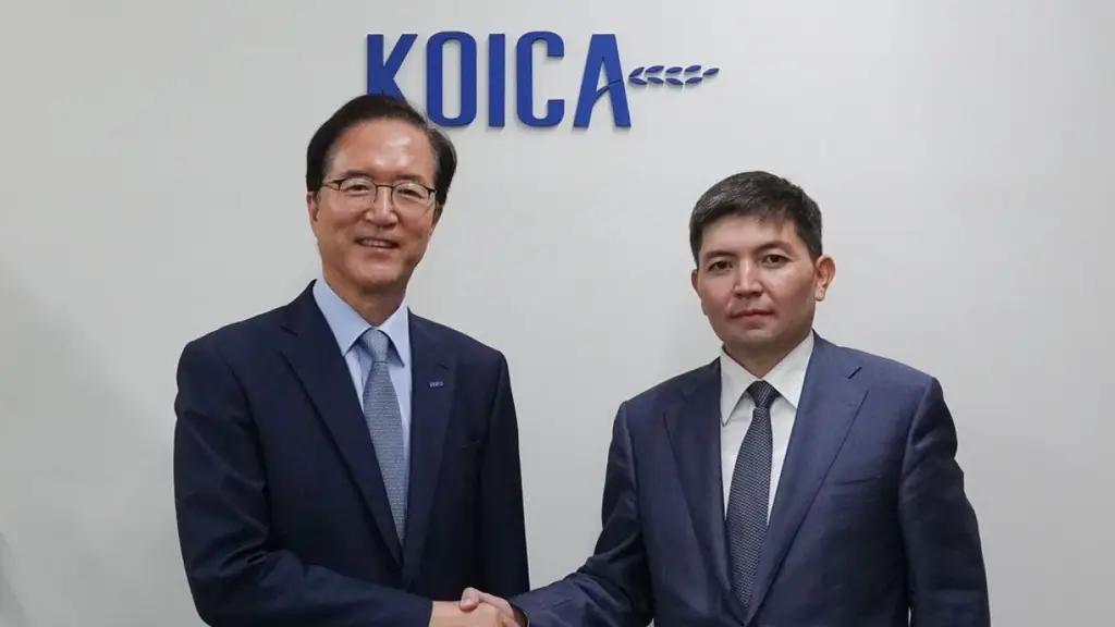 Корейская компания расширит автопарк Кыргызпочтасы электромобилями