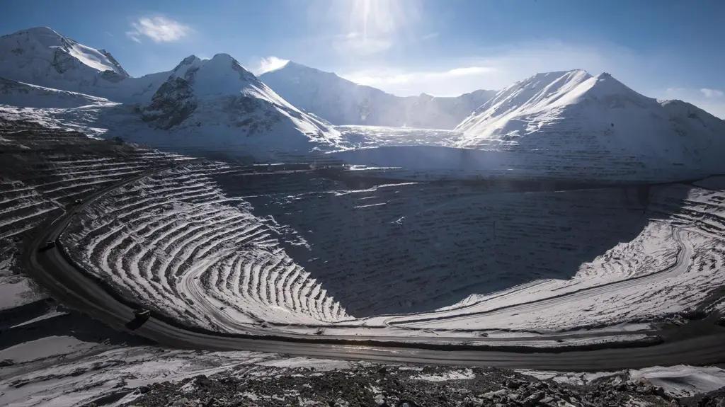 Предложен законопроект о льготном выходе на пенсию для работников «Кумтора»