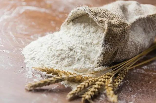 По росту цен на продукты лидирует мука
