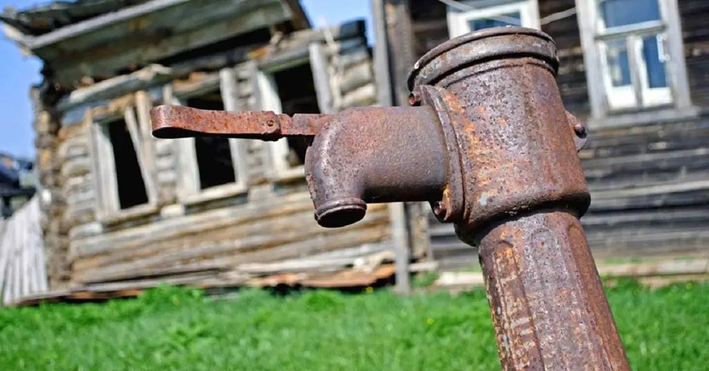 Президент одобрил получение кредита и гранта на реабилитацию водоснабжения в Балыкчы