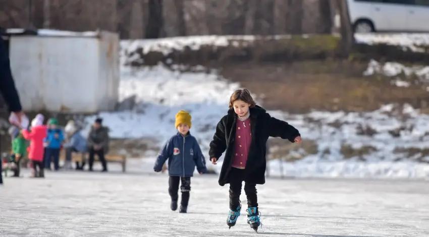 В Бишкеке открылся бесплатный каток