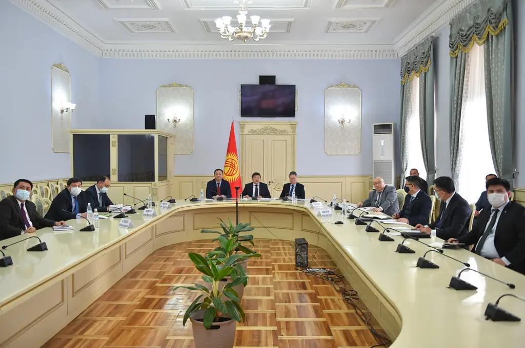 Акылбек Жапаров обсудил с дипломатами КР деятельность загранучреждений страны