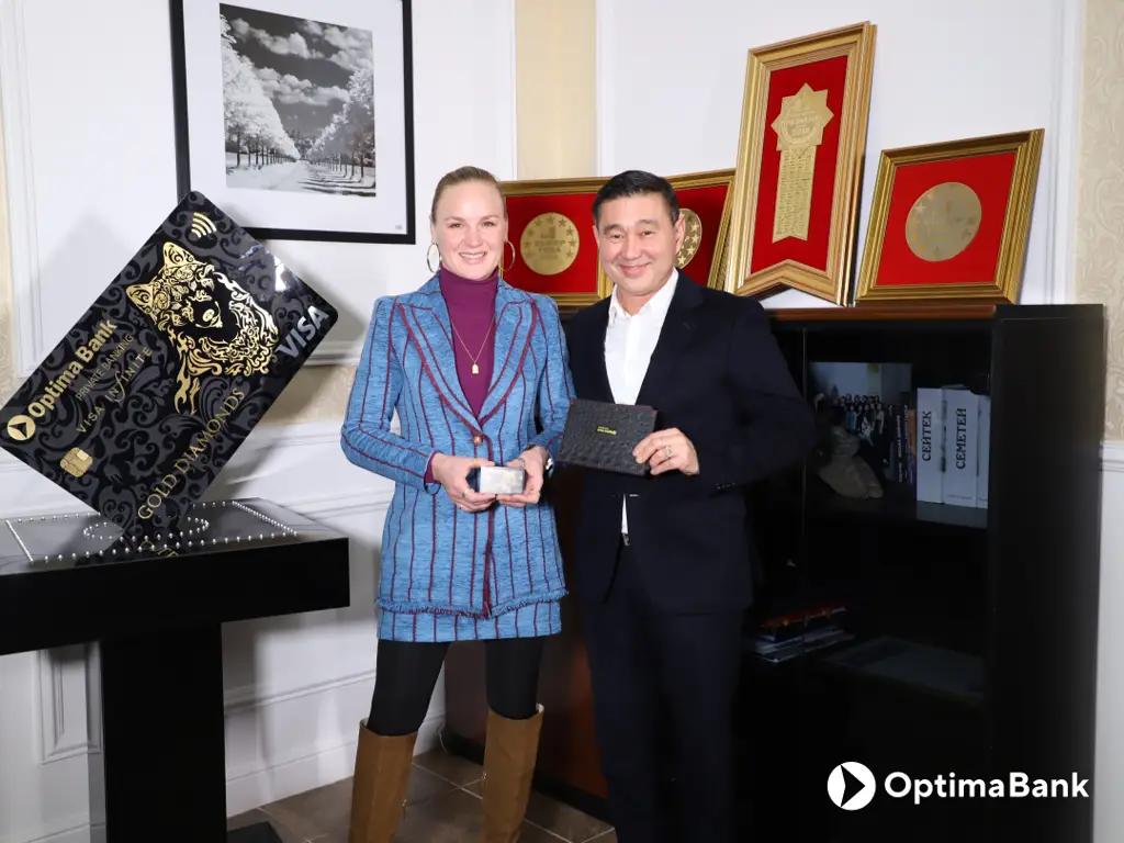 Звезда UFC Валентина Шевченко встретилась с главой «Оптима Банка» Бейбутом Капышевым