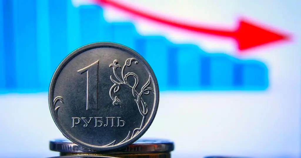 После роста рубль упал на 3.38%. Курсы валюты на 22 июня