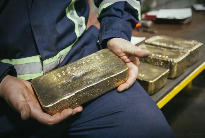 Золото «Кумтора». В Жогорку Кенеше предложили создать комиссию
