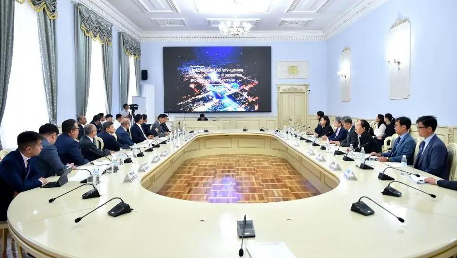Кабмин и Korea Telecom обсудили повышение прозрачности экономики КР