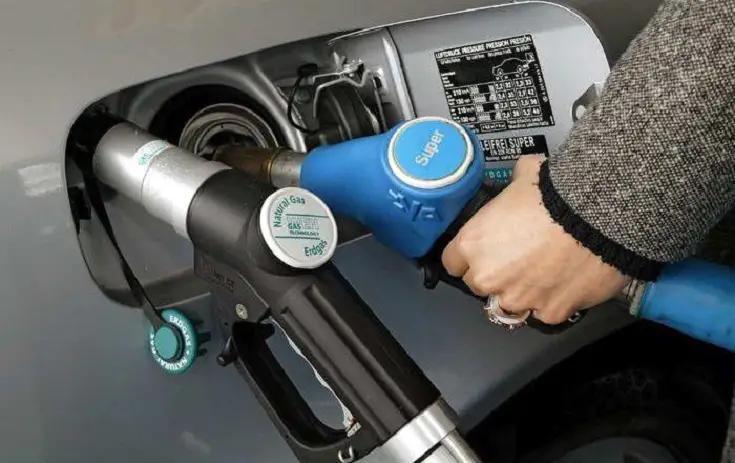 На столичных АЗС наблюдается дефицит газа. Где он еще есть?