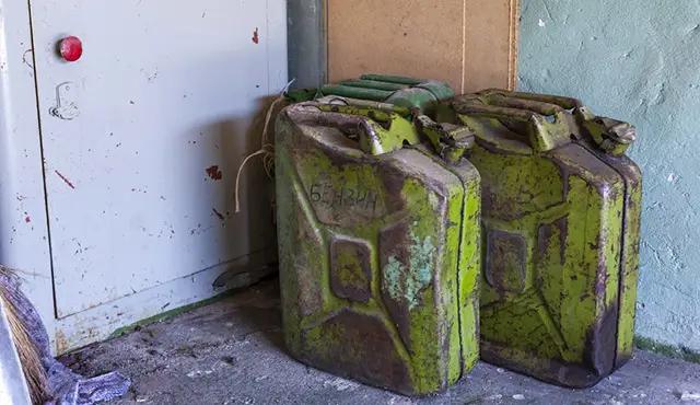 Из-за нелегального ввоза ГСМ Кыргызстан в сентябре потерял более 200 млн сомов