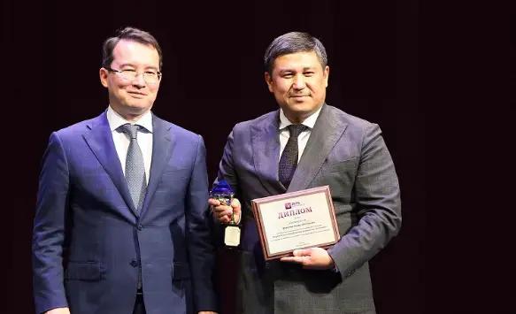 Члена правления Нацбанка КР наградили Всероссийской премией финансистов