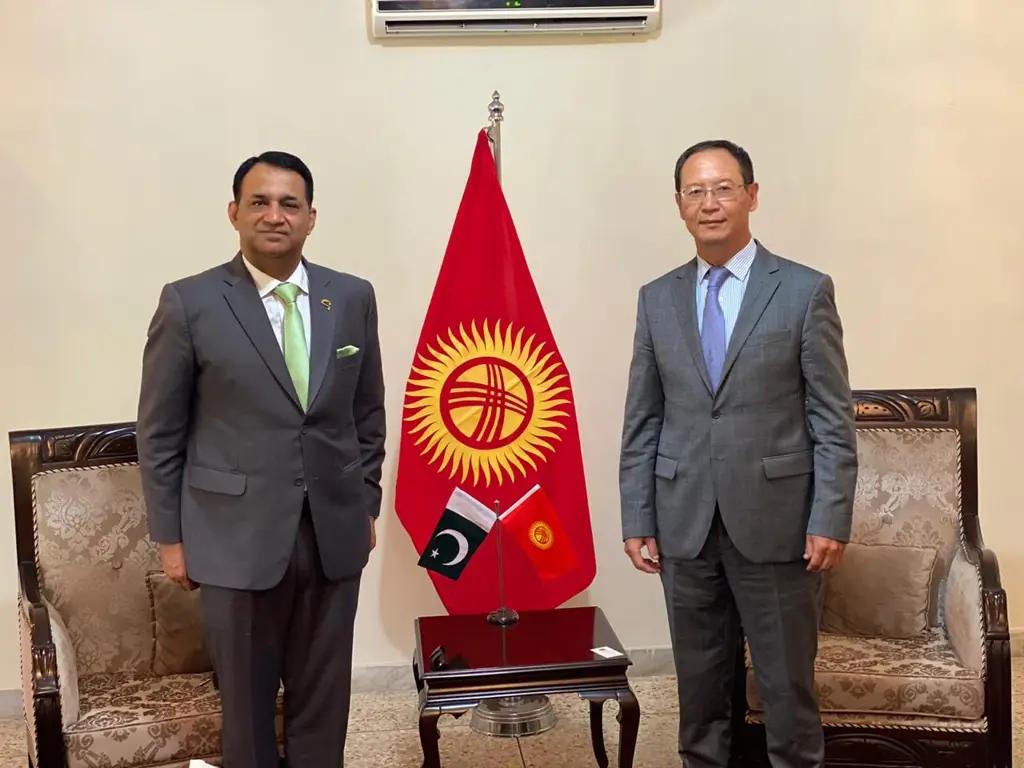 В Пакистане обсудили вопрос возобновления прямого авиасообщения с КР