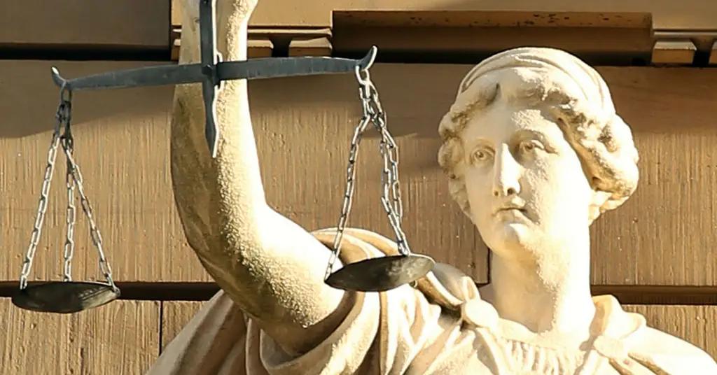 В Belokon Holdings назвали лживыми сообщения правительства КР об отмене компенсации в $16.5 млн за Манас Банк