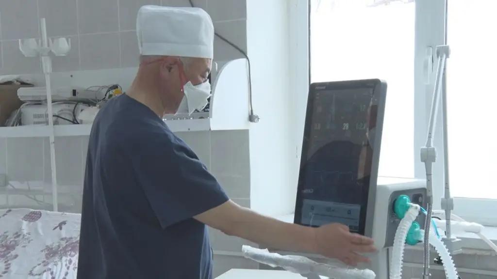 Из бюджета выделят 50 млн сомов на выплату компенсаций медикам