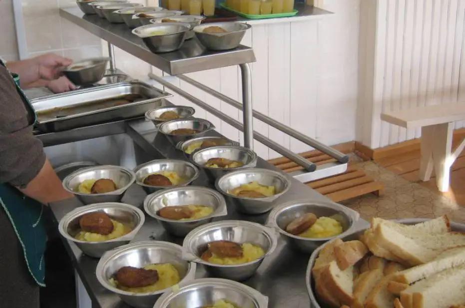 На 100% увеличены траты на питание детей в реабилитационных центрах