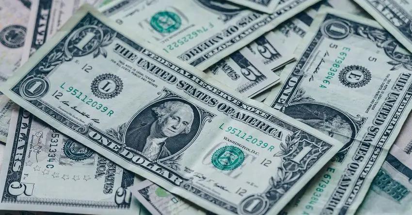 Нацбанк потратил на сдерживание курса доллара еще $4.5 млн