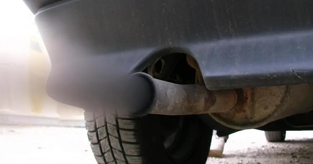 В Кыргызстане налог на легковые авто с мощным двигателем предложено повысить в три раза