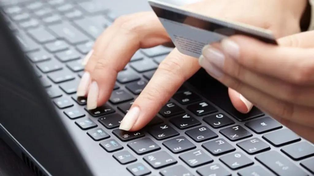 Сомнительный бизнес: кыргызстанка перечислила $32 тысячи интернет-мошенникам