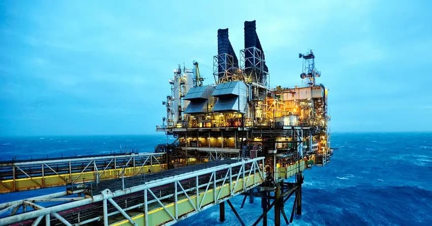 Цена на нефть марки Brent продолжает расти – до $49,40 за баррель