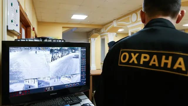 В парламенте предлагают сэкономить средства на охране школ