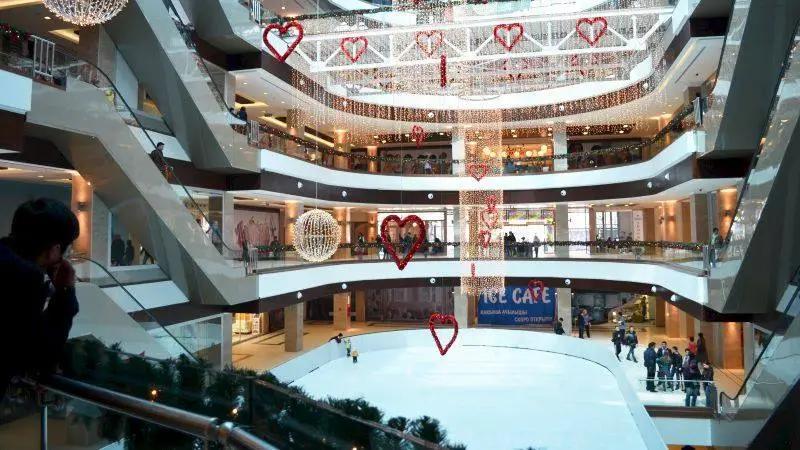 Торговым центрам и супермаркетам разрешено работать до 21:00