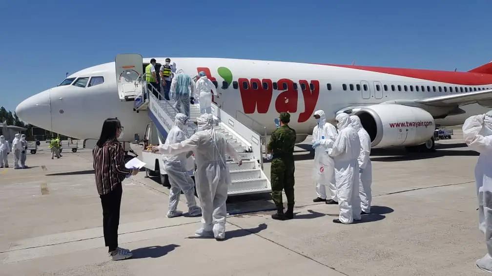 Из Кореи и Вьетнама вернулись 42 кыргызстанца