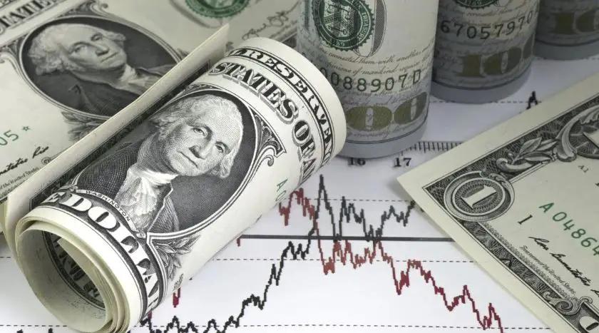 Коммерческие банки купили на валютных торгах $100 тысяч