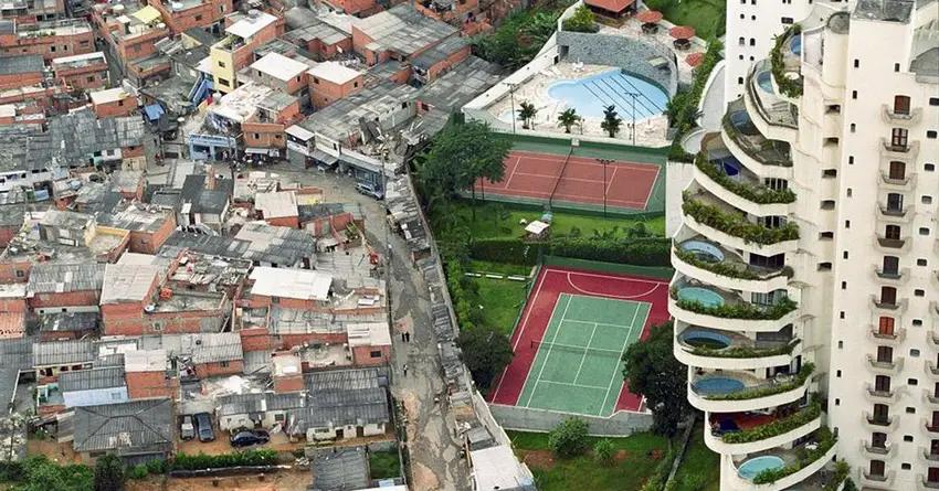 Состояние 8-ми богатейших людей достигло объема средств половины населения мира