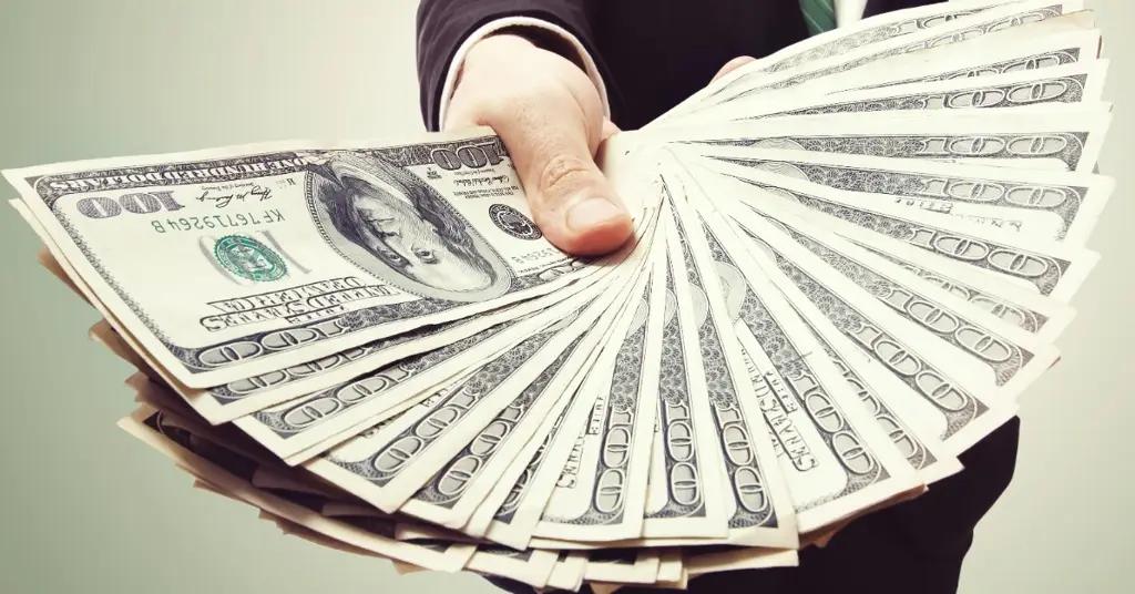 Нацбанк скупил на рынке $10 млн на фоне падения курса американской валюты