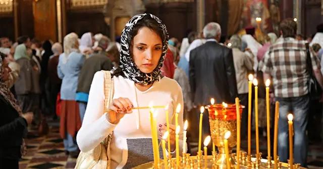 49% россиян надеются на божью помощь