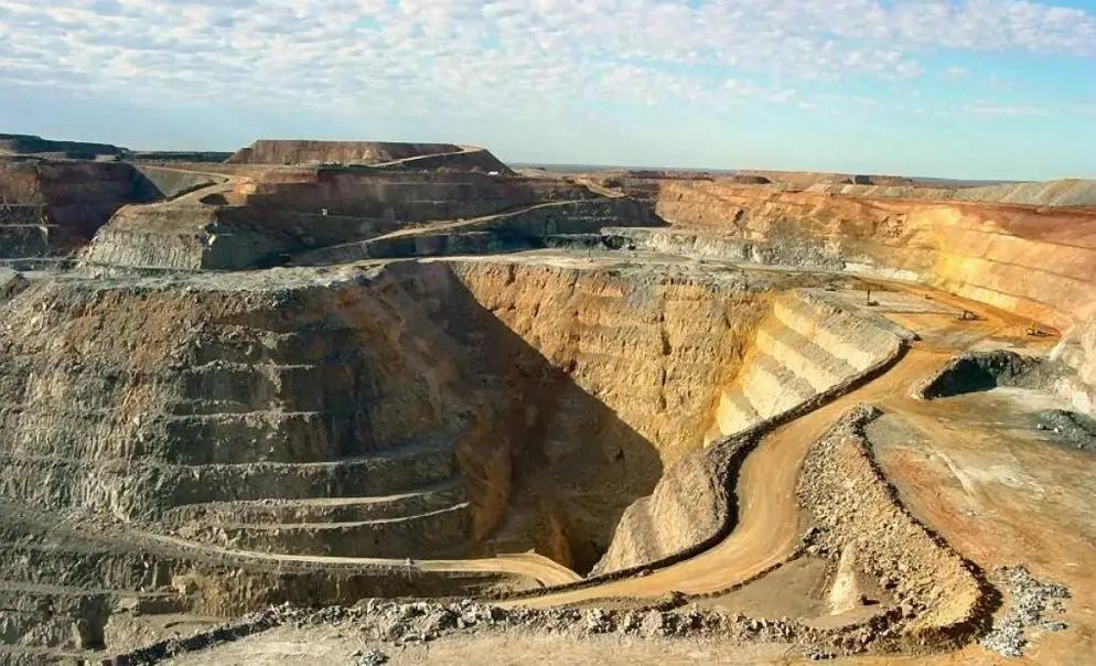 В КР появились две новые горнорудные компании. Кому они принадлежат