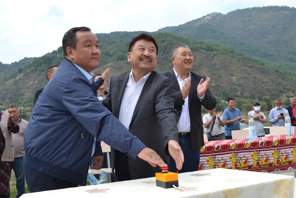 Жителей села Жазы-Кечуу обеспечили электроэнергией