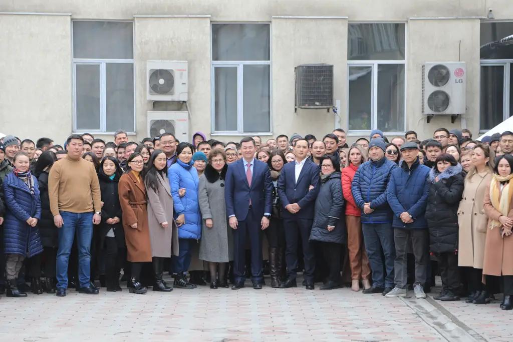 Коллектив MegaCom поблагодарил Акылбека Жамангулова за плодотворную работу