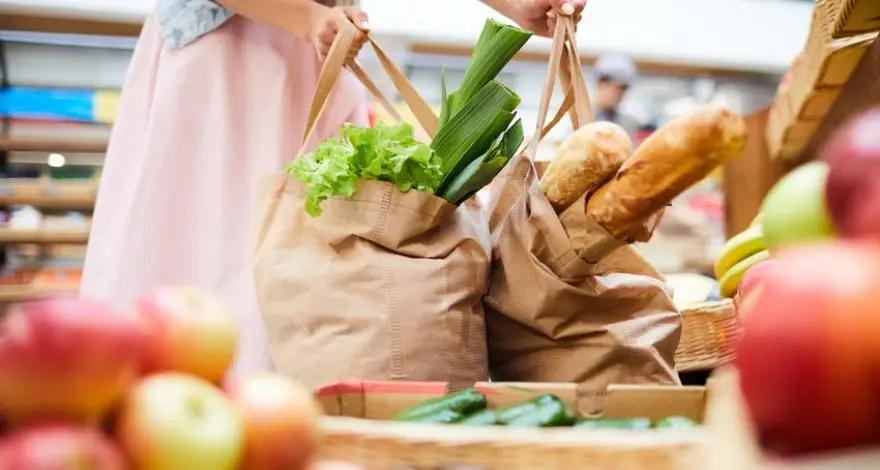 Розничный товарооборот КР в 2020 году упал на 30.7%