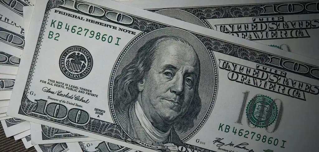 Комбанки приобрели $2.85 млн. Курс доллара стабилен