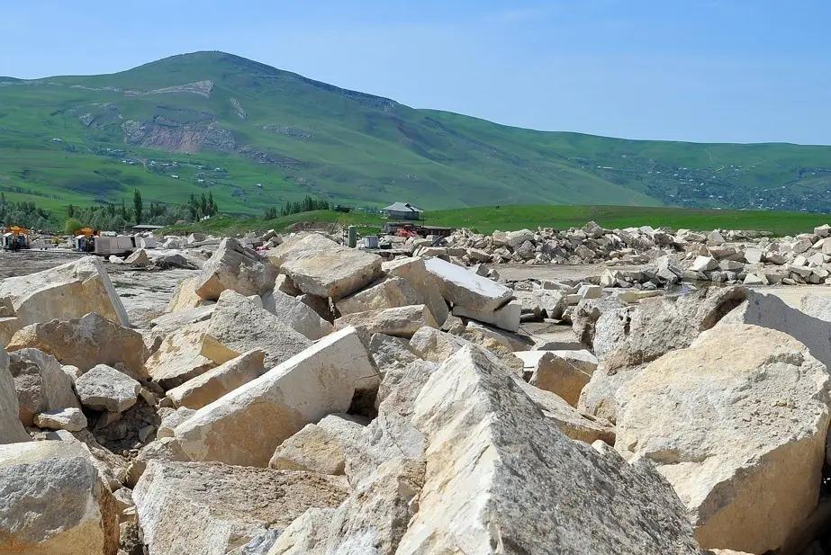 Стартовая стоимость пяти участков Сары-Таш составляет $210.3 тысячи