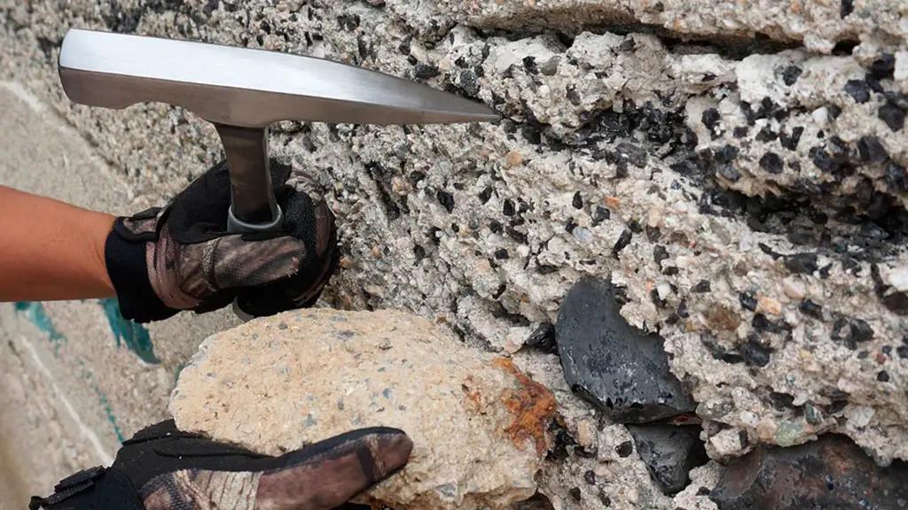 В КР отбор и исследование проб руды хотят передать гослаборатории