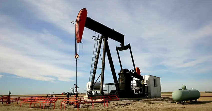 Стоимость нефти Brent выросла до $49,20 за баррель под влиянием падения добычи в США