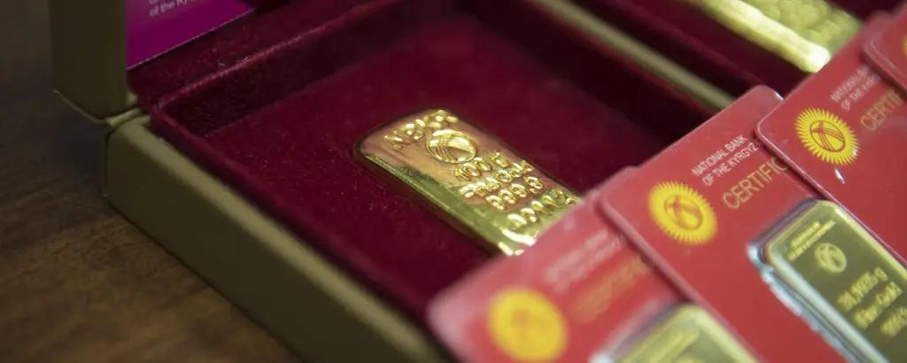 Золото Нацбанка подешевело на 222 сома