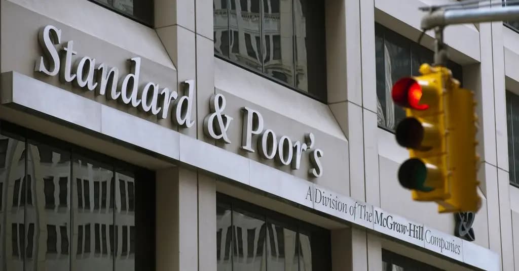 Кыргызстан получил «мусорный» кредитный рейтинг от Moody’s и S&P