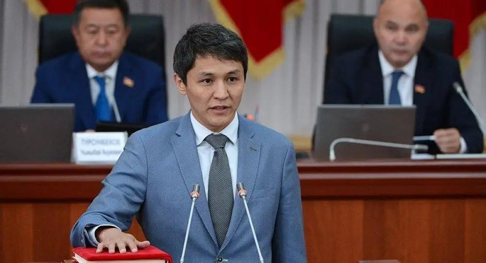 Нурбека Абасканова сняли с должности главы Госкомсвязи