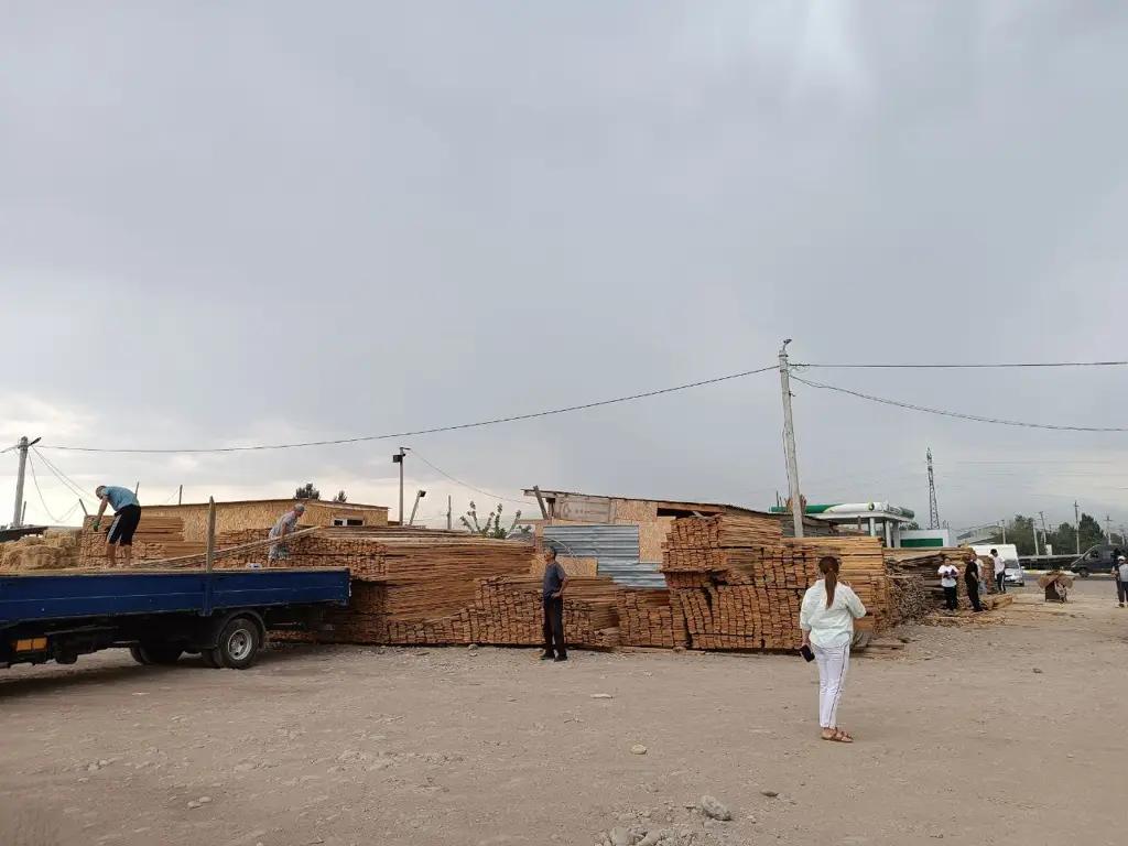 Орошаемые земли в селе Маевка превратились в торговые точки