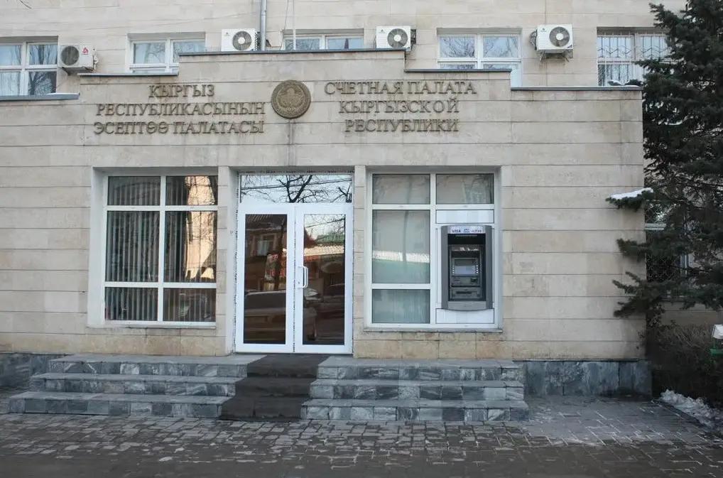 Во время беспорядков в 2020 году из Госкадровой службы украли технику на 1.2 млн сомов