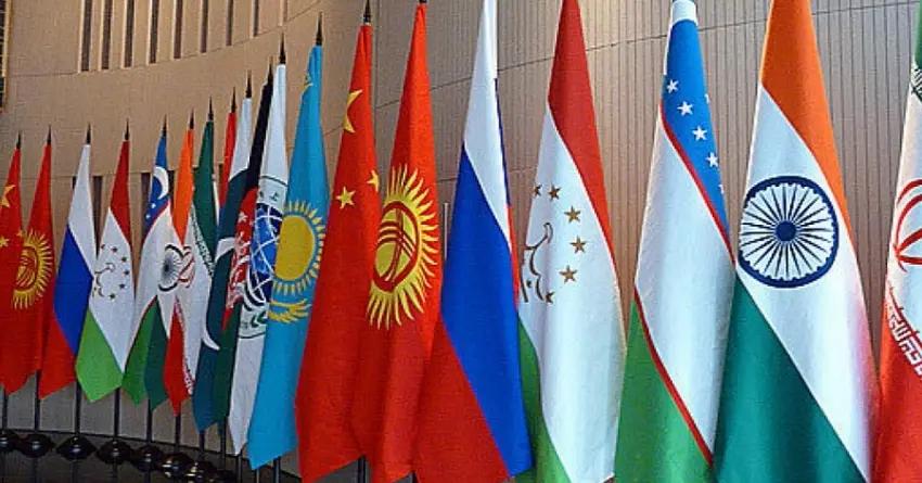 Лидеры стран ШОС приняли меморандумы о присоединении Индии и Пакистана