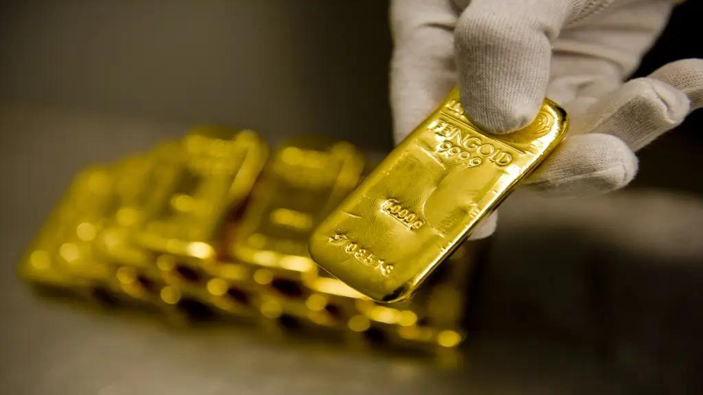 Кыргызстан продал золото Кумтора на $460 млн дешевле