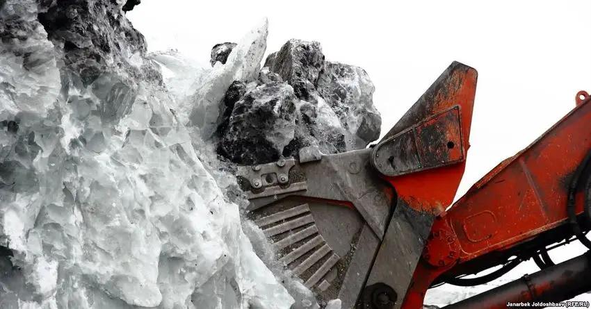 Жогорку Кенеш принял поправки в Водный кодекс о разработке ледников