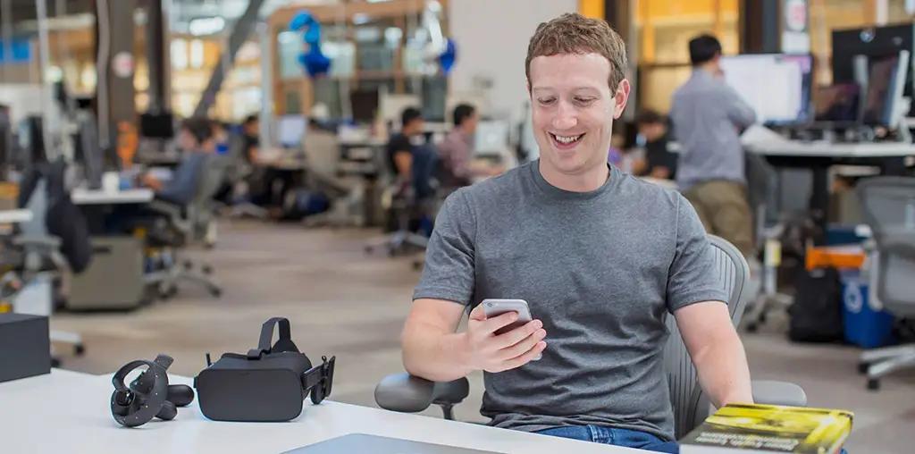 Facebook заплатит пользователям за контент