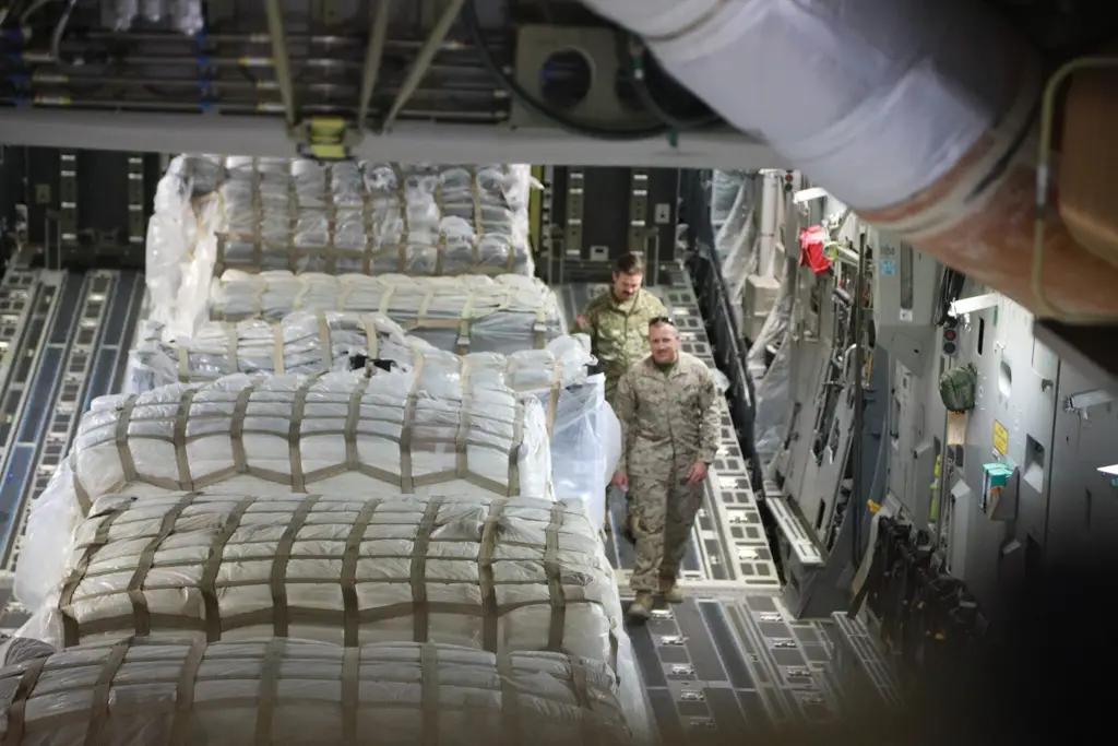 США предоставили баткенцам дополнительную гумпомощь