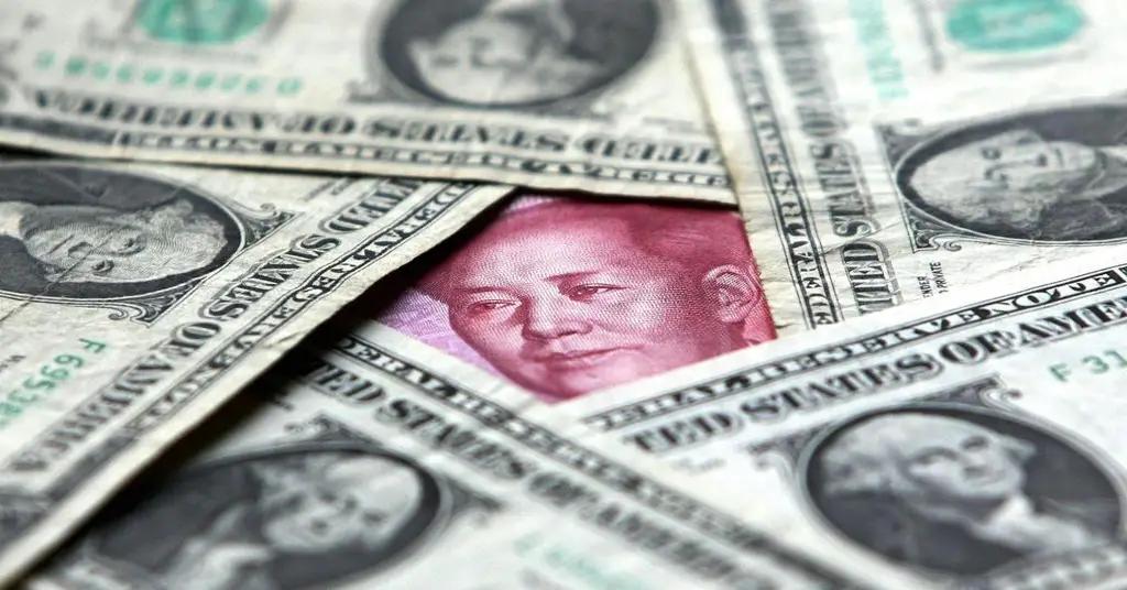 ЦБ Китая понизил курс юаня до минимума 2010 года