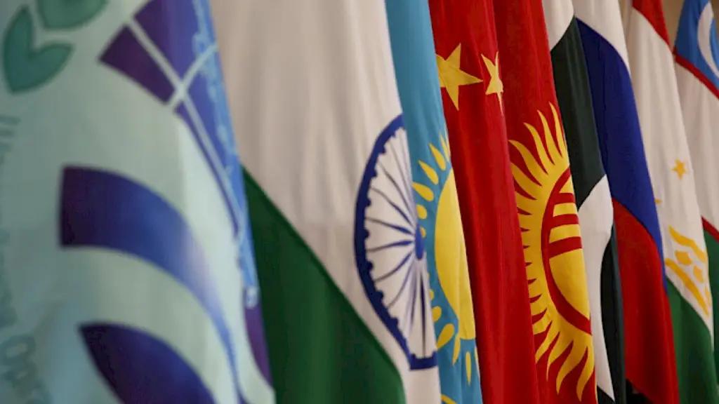 Кыргызстан выступает за открытие на территории республики банка ШОС